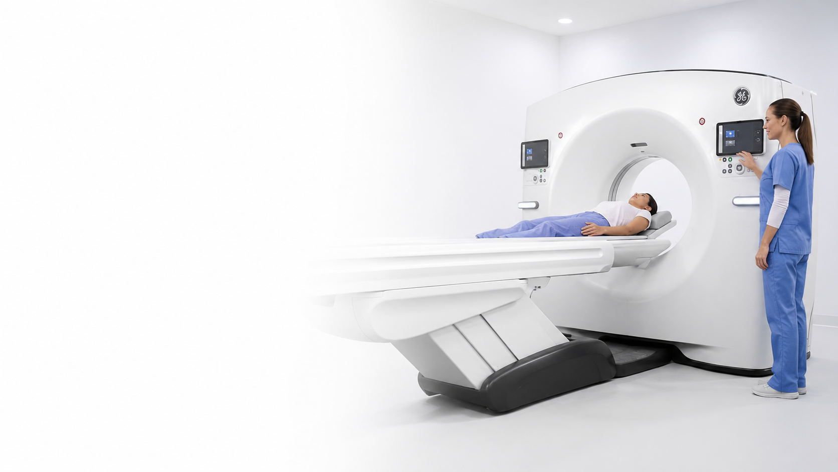 Equipamento de ressonância magnética em sala de exames
